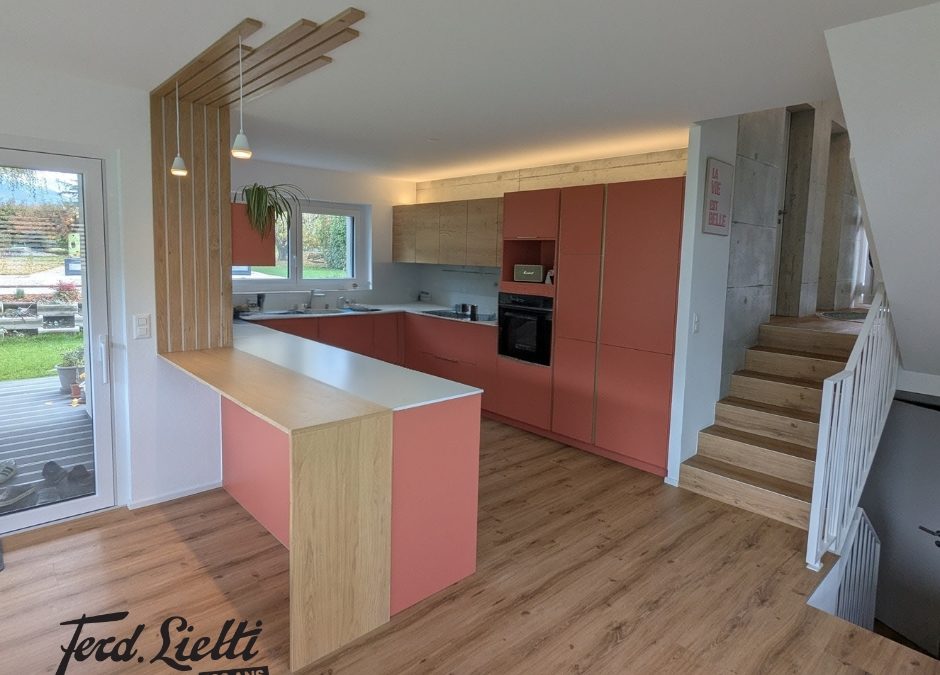 Lignes maîtrisées, finitions haut de gamme et électroménager @siemenshomech intégré avec précision pour une performance durable au quotidien. ✔️ Conception et pose sur mesure Chez Ferd. Lietti SA, chaque détail compte. 📍Réchy 📷 @prazjo #CuisineSurMesure #Siemens #DesignContemporain #SavoirFaire #FerdLiettiSA #photo2025 #accueil #news #cuisines