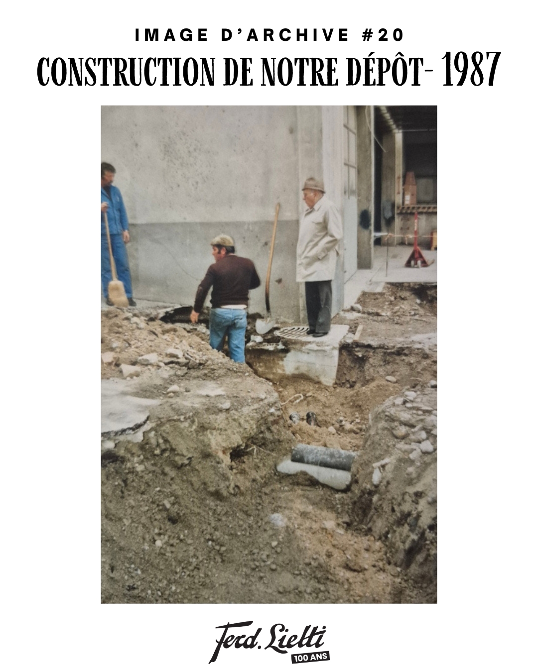 Deux collaborateurs et M. Fernand Lietti (2ᵉ génération) en train de planifier la suite des travaux. #100ansFerdLietti #ArchivesFerdLietti #Depuis1926 #100 #Sion #Valais #Construction #100ans