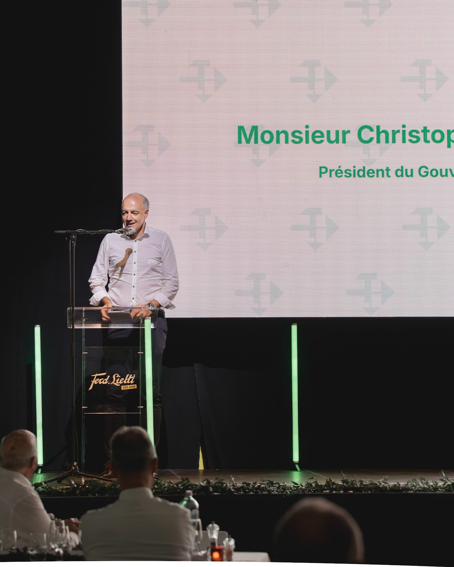 Nous adressons nos sincères remerciements à Christophe Darbellay, président du Gouvernement valaisan et à Philippe Varone, président de la Ville de Sion, pour leur présence, leurs interventions et les mots chaleureux adressés à Ferd. Lietti SA. Leurs témoignages sur notre histoire, notre ancrage valaisan et notre engagement ont donné une dimension toute particulière à cette célébration. Merci d’avoir partagé avec nous ce moment important de la vie de notre entreprise. #FerdLietti #PME #EntrepriseFamiliale #Valais #Sion #news #accueil #100